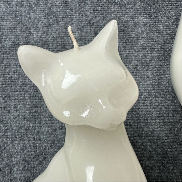 Vintage pair MCM cat kitten figurine candles white mod art deco sleek 8” and 12” - Picture 6 of 12